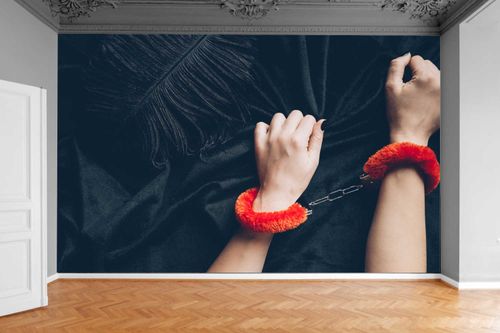 Fototapeta KOBIETA W KAJDANKACH 200x130 na Arena.pl