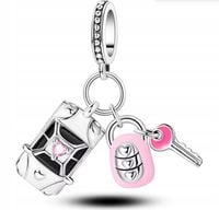 MD charms zawieszka autko samochód różowe kluczyki klucze motoryzacja auto