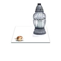 SZKLANA PODSTAWKA POD ZNICZE Z DEDYKACJĄ 35x35cm 554g Aniołek na białym tle