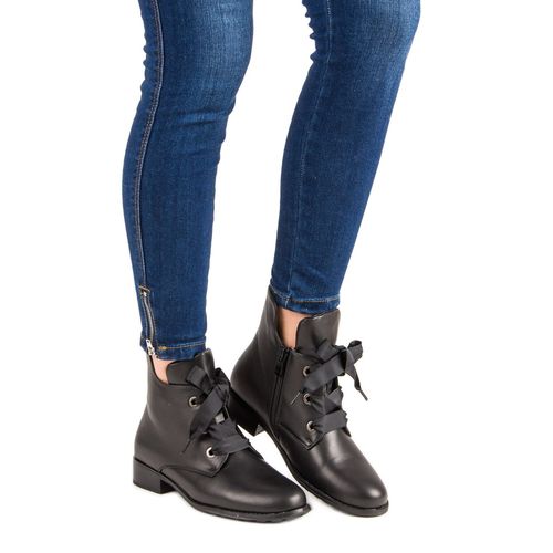 Wiązane Botki r.40 na Arena.pl