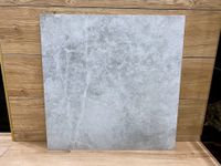 Twardy szary gres 60x60 ze strukturą atest R11