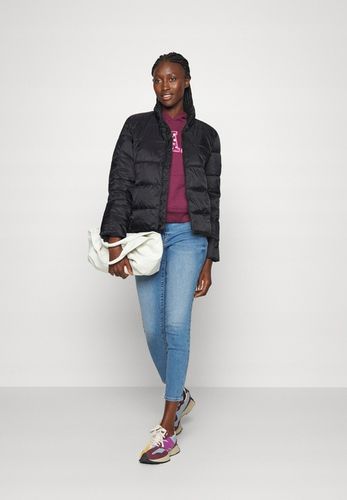 Kurtka PUFFER JACKET LOGO GAP XL na Arena.pl