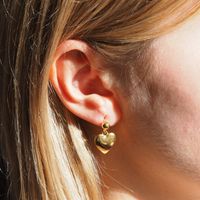 Kolczyki na wiszących sztyftach- serce i srebro złocone