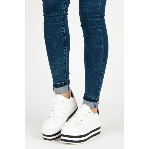 Wiązane trampki na platformie r.41 na Arena.pl