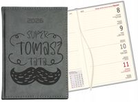 PLANER A6 2026 książkowy Kalendarz TYGODNIOWY GRAWER Z IMIENIEM SUPER TATA