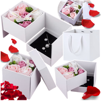 flower box mydlany bukiet róż zmysłowy prezent do kąpieli białe