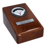 Urna tematyczna dla spadochroniarza Urna ze spadochronem - Plakietka