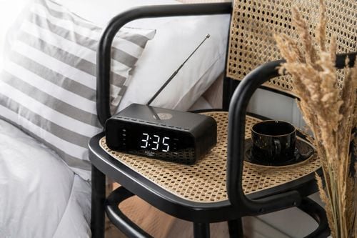 RADIOBUDZIK Z ŁADOWARKA INDUKCYJNA BLUETOOTH na Arena.pl