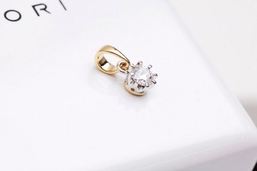 Złoty wisiorek WXD1930 - Diament na Arena.pl