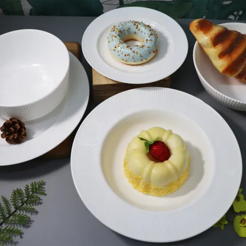 SERWIS OBIADOWY RYFLOWANY 18 EL DLA 6 OSÓB KPL TALERZY ZE ZDOBIENIEM SZKŁO na Arena.pl