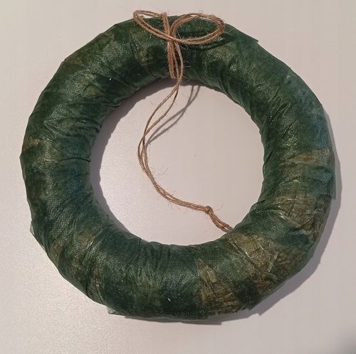 Podkład słomiany 28 cm owinięty fizeliną zieloną baza do wianka na Arena.pl