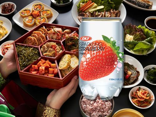 OKF Sparkling Strawberry koreański napój gazowany truskawka 350ml na Arena.pl