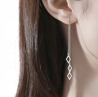 Kolczyki Przekładane Przez Ucho Wiszące Kolor Srebrne Romby Subtelne 75mm