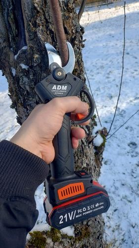 Sekator Nożyce Akumulatorowe Elektryczne Ogrodnicze 2 Baterie 21V Zestaw na Arena.pl