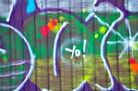 FOTOTAPETA GRAFFITI MUR NAPIS FIOLET 200x130