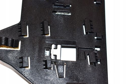 OE BMW PŁYTA MOCUJĄCA BMW E60 E61 E65 E83 X3 E90 E91 E92 12517799471 na Arena.pl