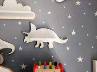Półka dinozaur Triceratops dino w pokoju dziecięcym
