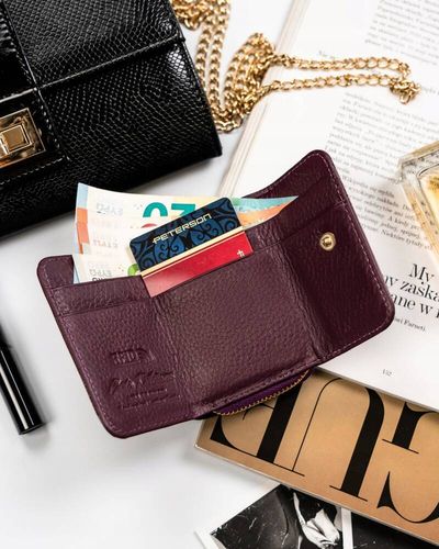 mały portfel damski z lakierowanej skóry naturalnej - peterson na Arena.pl