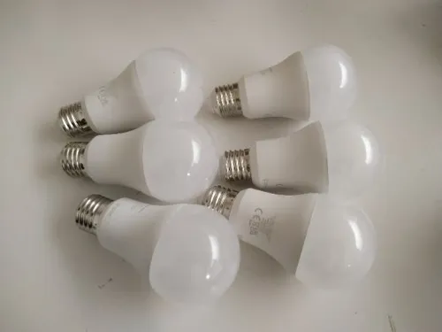 ŻARÓWKI LED AMAZON BASICS CIEPŁY BIAŁY E27 6 SZTUK na Arena.pl