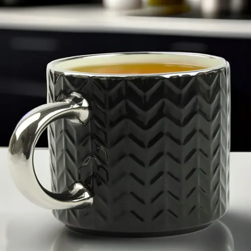 KUBEK PORCELANOWY DO KAWY HERBATY WZÓR SWETEREK 470ML ZE SREBRNYM UCHEM na Arena.pl