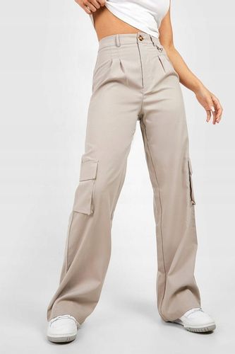SPODNIE KLASYCZNE DŁUGIE BOJÓWKI WYSOKI STAN KIESZENIE BEŻ BOOHOO 40 na Arena.pl