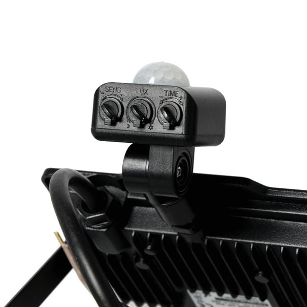 Praktyczny projektor oświetleniowy TOKIO PRO 10W czarny 4000K zdjęcie 5