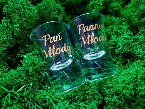 Kieliszki oszukane GRUBE DNO do wódki wesele ślub Pani Młoda Pan Młody na Arena.pl