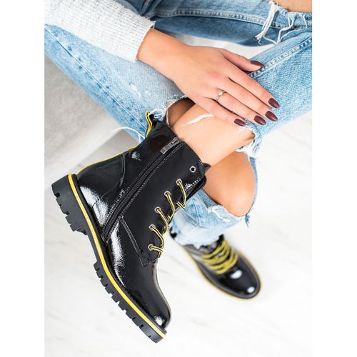 Lakierowane Trapery r.40 na Arena.pl