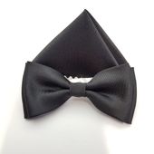 KOMUNIJNA MUSZKA CZARNA MUCHA Z CZARNĄ POSZETKĄ