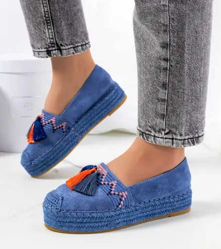 Niebieskie espadryle na platformie Pisquid 37 na Arena.pl