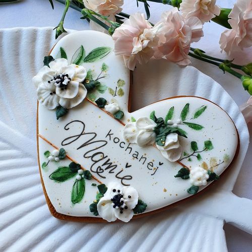 CIASTKO SERCE DLA MAMY W PUDEŁKU na Arena.pl