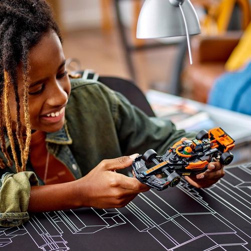 LEGO Speed Champions Samochód wyścigowy McLaren Formula 1 wersja 2023 76919 na Arena.pl