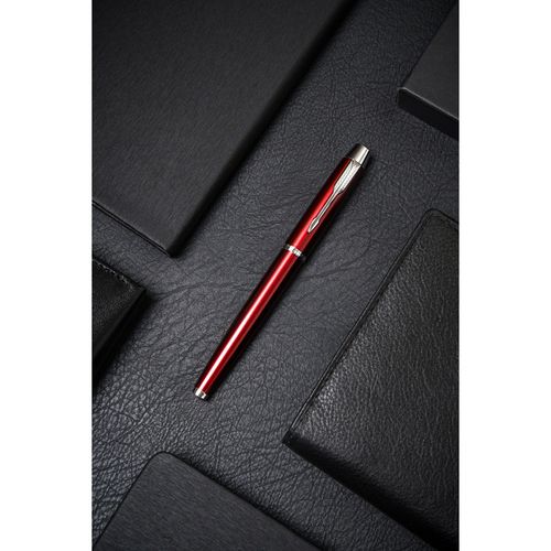 długopis metalowy w czerwono-srebrnym kolorze z czarnym wkładem - na Arena.pl