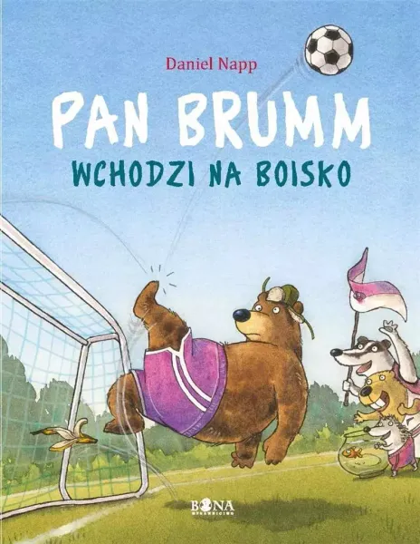 Pan Brumm wchodzi na boisko zdjęcie 1