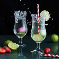 Kieliszki szklanki na stopce do drinków piwa koktajli wody koktajlowe 420ml