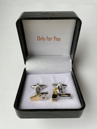 Spinki do mankietów EXC Narzędzia Młotek i Piła dla Cieśli Stolarza złocone na Arena.pl