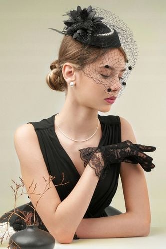 Elegancki czarny Fascynator kapelusz z woalką i perełkami retro vintage na Arena.pl