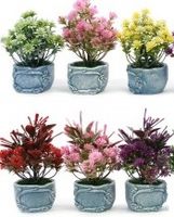 kwiat sztuczny w doniczce