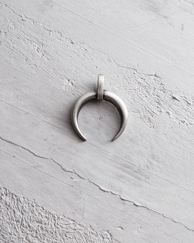 Srebrny wisiorek LUNULA na Arena.pl