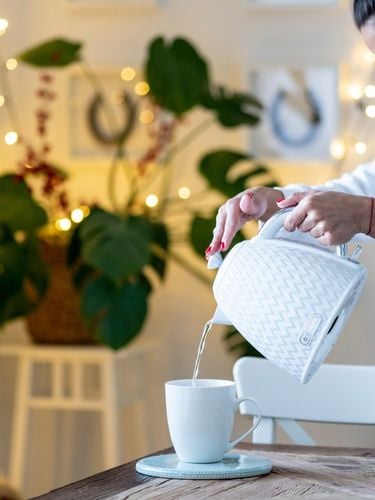 CZAJNIK ELEKTRYCZNY BEZPRZEWODOWY 1,7l C265 ELDOM BIAŁY na Arena.pl