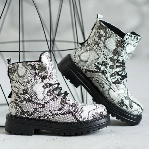 Sznurowane Traperki r.38 na Arena.pl