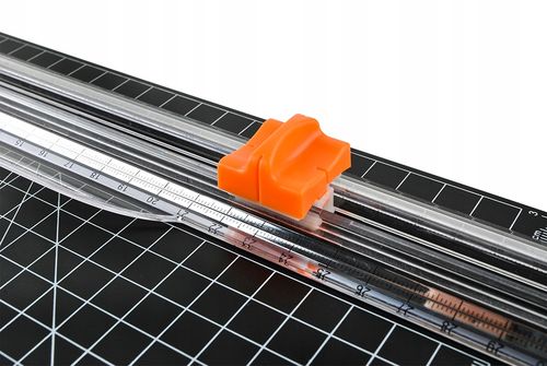 Gilotyna do papieru - trymer na Arena.pl