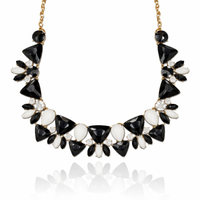 efektowny naszyjnik kolia kryształy czarno białe, złoty n1095