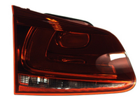 Volkswagen Touareg 10-14 Lampa tylna LED lewa