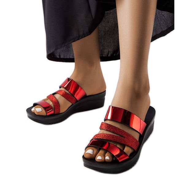 Czerwone błyszczące klapki r.38 zdjęcie 1