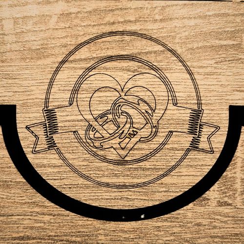 DREWNIANE PUDEŁKO NA WINO ŚLUB SKRZYNIA Z GRAWEREM PREZENT WESELE na Arena.pl