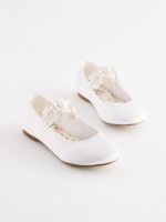 Biały - Buty okolicznościowe z ozdobnym bukiecikiem r.37