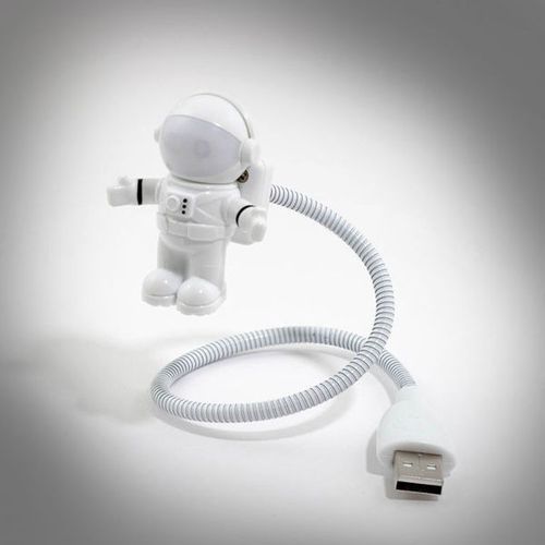 Lampka astronauta na USB na Arena.pl