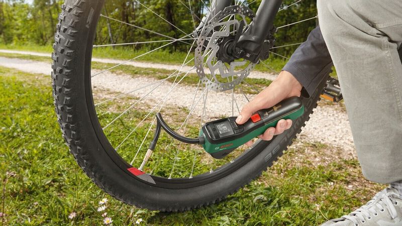 Kompresor AKUMULATOROWY sprężarka POMPKA elektryczna 10 BAR Bosch zdjęcie 7