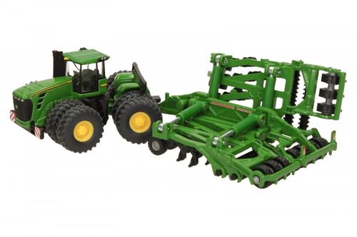 Traktor John Deere i zestaw do orki na Arena.pl